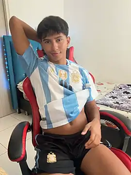 Snapshot of Leonarrrd_01 chatting on 28, 2, 2026 Leonarrrd 01 online show from 28, 2, 2026