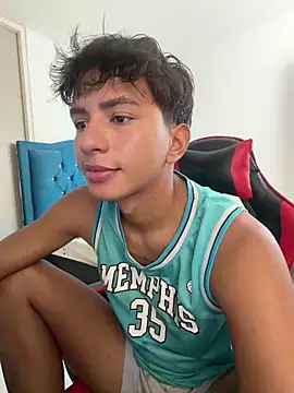 Snapshot of Leonarrrd_01 chatting on 7, 3, 2026 Leonarrrd 01 online show from 7, 3, 2026