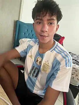 Snapshot of Leonarrrd_01 chatting on 31, 3, 2026 Leonarrrd 01 online show from 31, 3, 2026