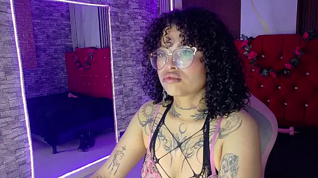 miahernadez303av online show from 26, 2, 2026