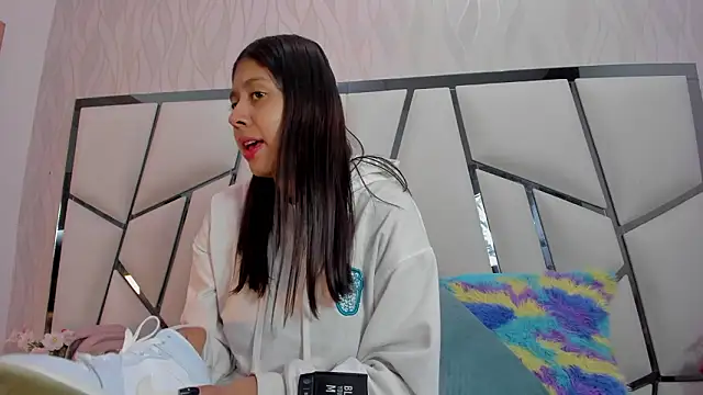  aurora18  online show from 9, 3, 2026