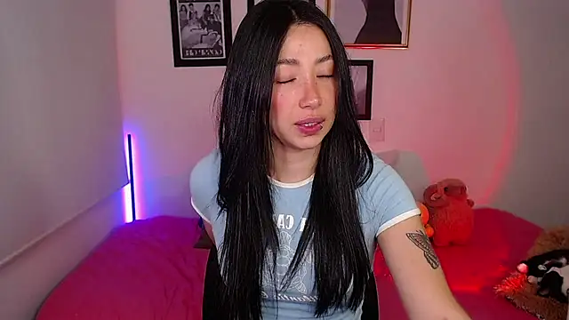 lilyy evanss online show from 9, 1, 2025