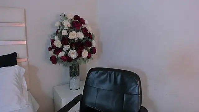 CamilaSofiia online show from 24, 1, 2025