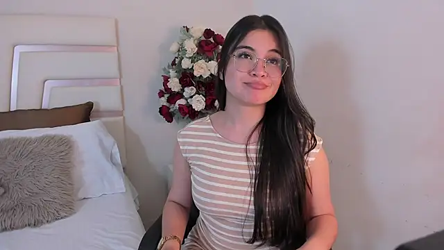 CamilaSofiia online show from 4, 2, 2025