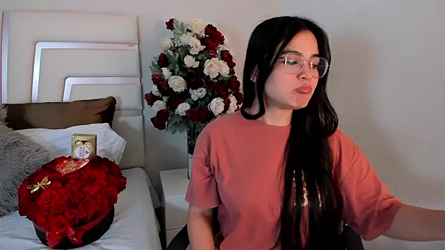 CamilaSofiia online show from 18, 2, 2025