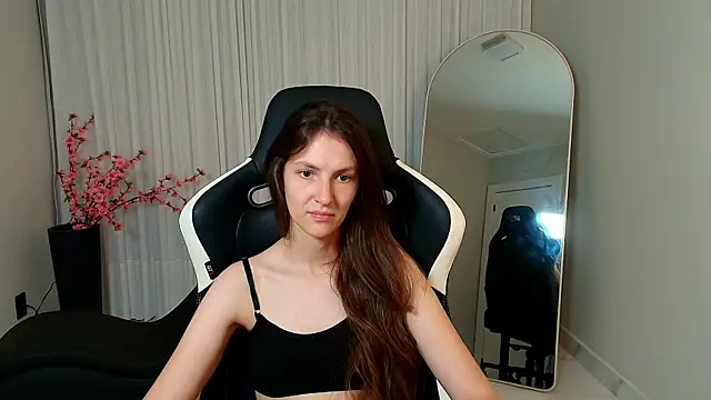 Snapshot of upssnowy chatting on 28, 10, 2025 upssnowy online show from 28, 10, 2025