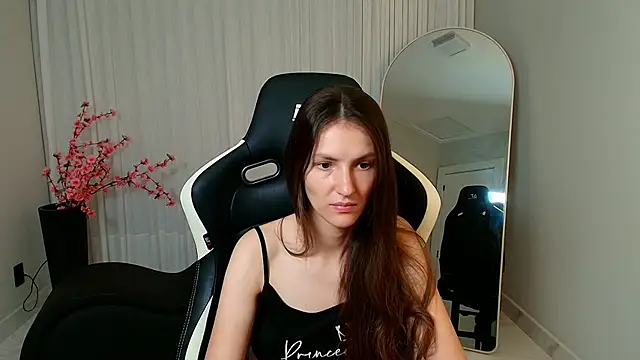 Snapshot of upssnowy chatting on 31, 10, 2025 upssnowy online show from 31, 10, 2025