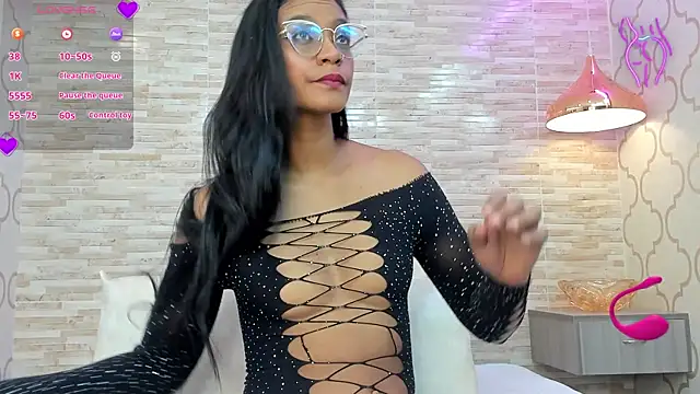 Snapshot of ZoeSmitth chatting on 26, 11, 2025 ZoeSmitth online show from 26, 11, 2025