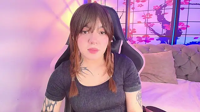 Fluffy Bubble21 online show from 21, 12, 2025