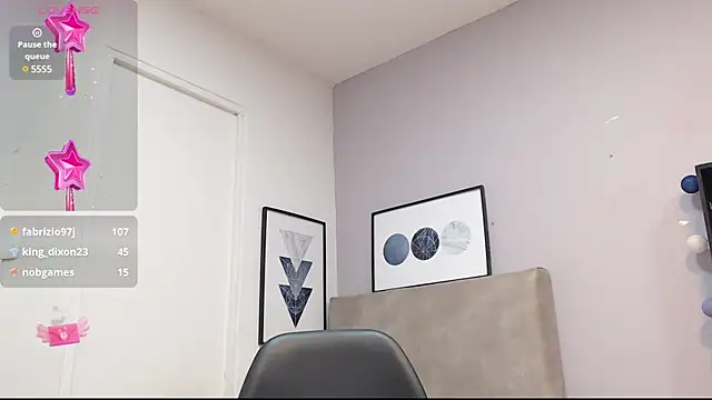 Snapshot of MileyHudson chatting on 8, 1, 2025 MileyHudson online show from 8, 1, 2025