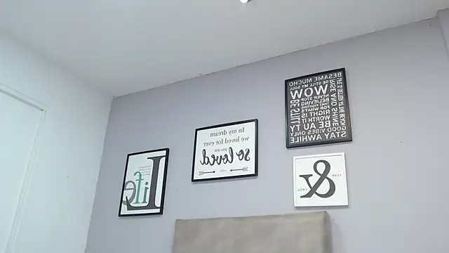 Snapshot of MileyHudson chatting on 28, 10, 2025 MileyHudson online show from 28, 10, 2025