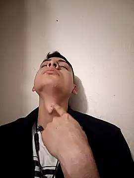 zxcalientes online show from 1, 1, 2025