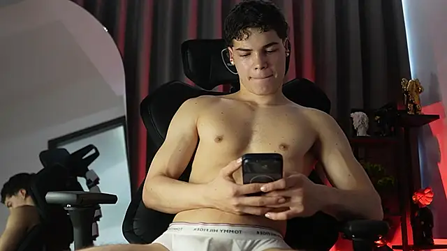 Snapshot of Max_cortes1 chatting on 22, 2, 2026 Max cortes1 online show from 22, 2, 2026