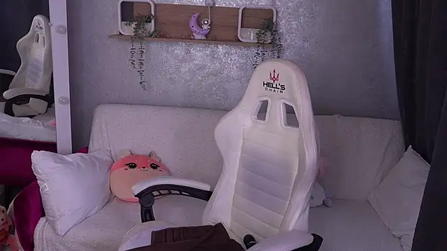 IsabellaFoxyy online show from 16, 10, 2025