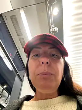 Snapshot of eveangelll chatting on 13, 10, 2025 eveangelll online show from 13, 10, 2025