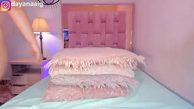 Snapshot of Voluptupus-girl chatting on 20, 10, 2025 Voluptupus-girl online show from 20, 10, 2025