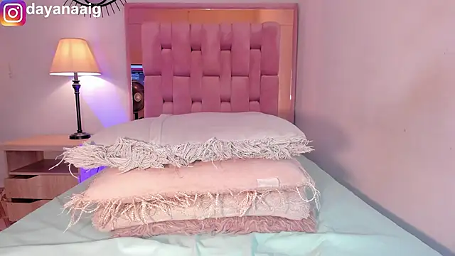 Snapshot of Voluptupus-girl chatting on 21, 10, 2025 Voluptupus-girl online show from 21, 10, 2025