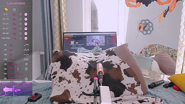 Snapshot of Meukotis chatting on 3, 11, 2025 Meukotis online show from 3, 11, 2025