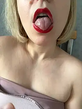 Snapshot of Yourdirtybitch chatting on 11, 1, 2025 Yourdirtybitch online show from 11, 1, 2025
