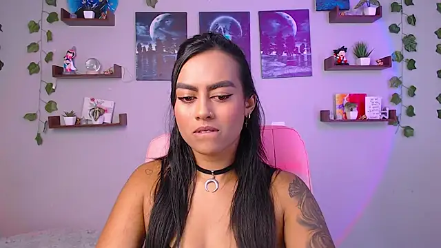 Snapshot of macey_elliot_ chatting on 1, 2, 2025 macey elliot online show from 1, 2, 2025