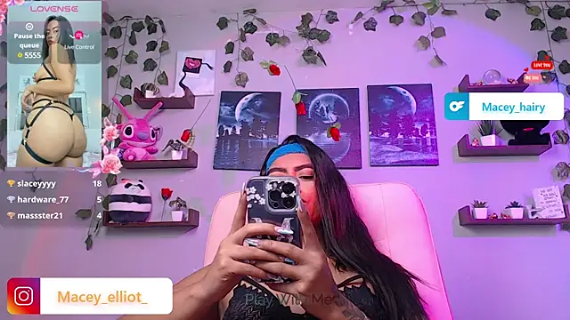 Snapshot of macey_elliot_ chatting on 12, 3, 2025 macey elliot online show from 12, 3, 2025