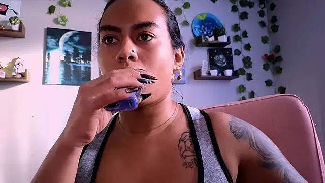 Snapshot of macey_elliot_ chatting on 23, 10, 2025 macey elliot online show from 23, 10, 2025