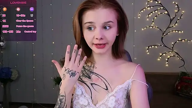 Snapshot of Britney_Lynch chatting on 10, 1, 2025 Britney Lynch online show from 10, 1, 2025