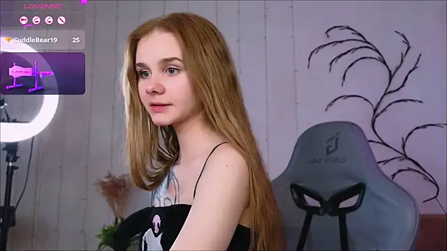 Snapshot of Britney_Lynch chatting on 23, 1, 2025 Britney Lynch online show from 23, 1, 2025