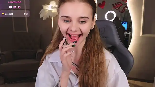 Snapshot of Britney_Lynch chatting on 9, 2, 2025 Britney Lynch online show from 9, 2, 2025