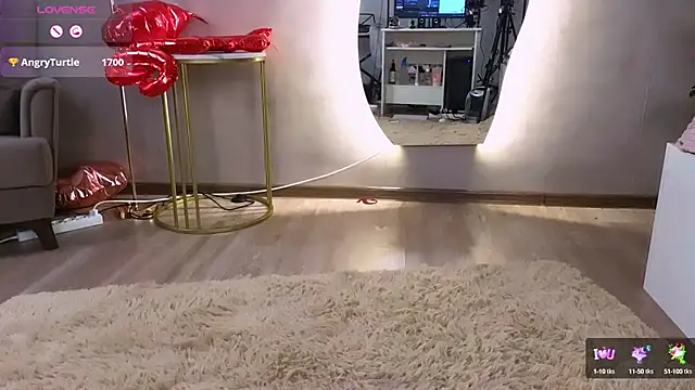 Snapshot of Britney_Lynch chatting on 9, 2, 2025 Britney Lynch online show from 9, 2, 2025