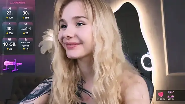 Snapshot of Britney_Lynch chatting on 13, 3, 2025 Britney Lynch online show from 13, 3, 2025