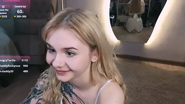 Snapshot of Britney_Lynch chatting on 13, 3, 2025 Britney Lynch online show from 13, 3, 2025