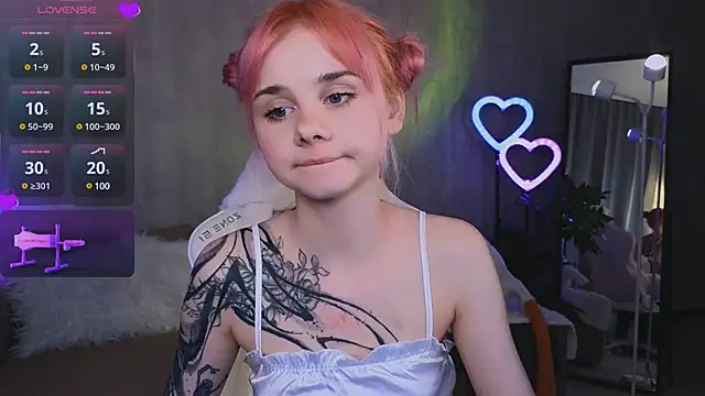 Snapshot of Britney_Lynch chatting on 22, 3, 2025 Britney Lynch online show from 22, 3, 2025