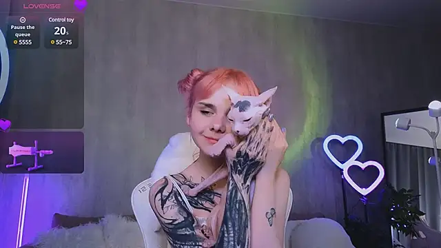 Snapshot of Britney_Lynch chatting on 23, 3, 2025 Britney Lynch online show from 23, 3, 2025