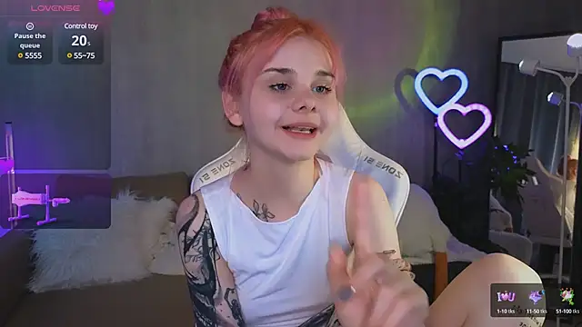 Snapshot of Britney_Lynch chatting on 23, 3, 2025 Britney Lynch online show from 23, 3, 2025