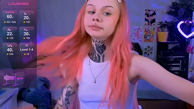 Snapshot of Britney_Lynch chatting on 27, 9, 2025 Britney Lynch online show from 27, 9, 2025