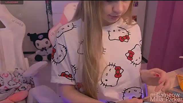 Snapshot of Britney_Lynch chatting on 14, 10, 2025 Britney Lynch online show from 14, 10, 2025