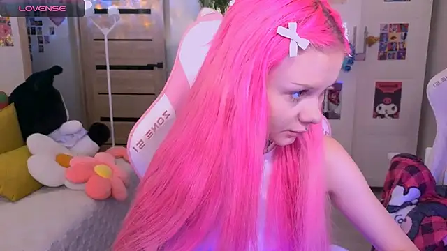 Snapshot of Britney_Lynch chatting on 26, 10, 2025 Britney Lynch online show from 26, 10, 2025