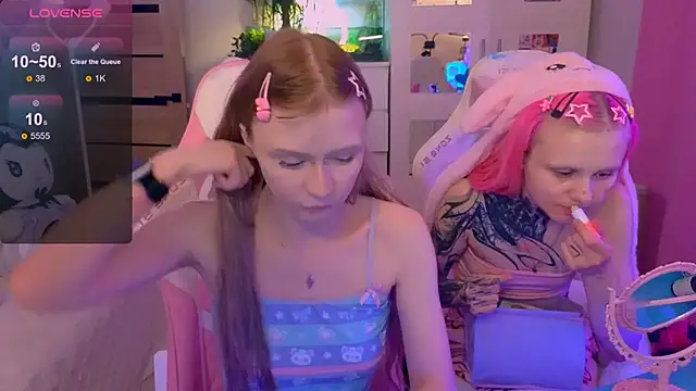 Snapshot of Britney_Lynch chatting on 28, 10, 2025 Britney Lynch online show from 28, 10, 2025