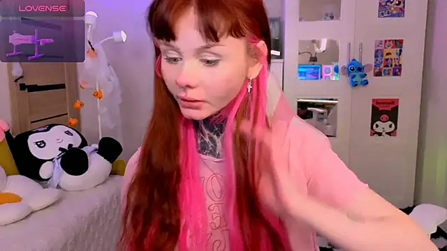 Snapshot of Britney_Lynch chatting on 3, 11, 2025 Britney Lynch online show from 3, 11, 2025