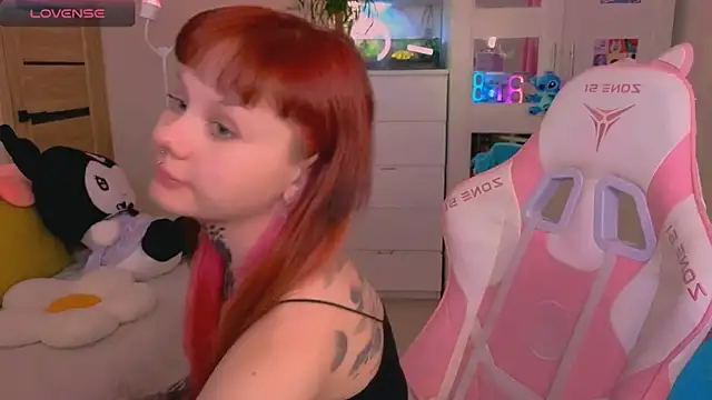 Snapshot of Britney_Lynch chatting on 7, 11, 2025 Britney Lynch online show from 7, 11, 2025