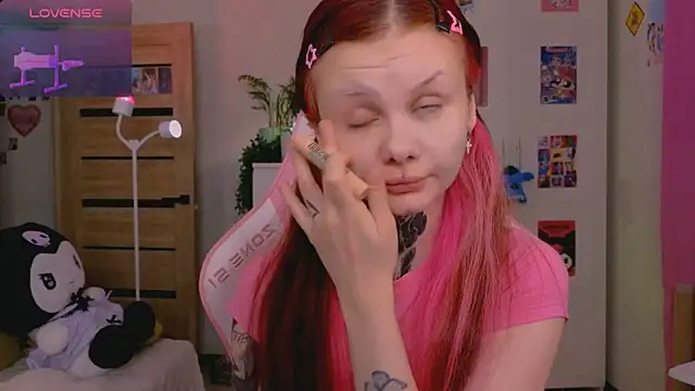 Snapshot of Britney_Lynch chatting on 10, 11, 2025 Britney Lynch online show from 10, 11, 2025