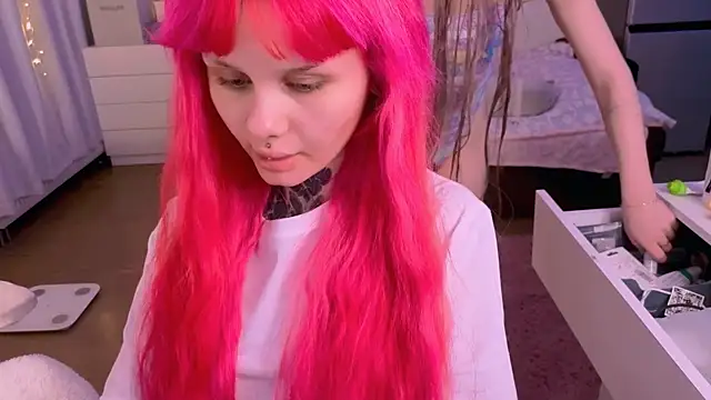 Snapshot of Britney_Lynch chatting on 28, 11, 2025 Britney Lynch online show from 28, 11, 2025