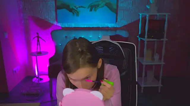 Snapshot of EllaHorton chatting on 11, 11, 2025 EllaHorton online show from 11, 11, 2025