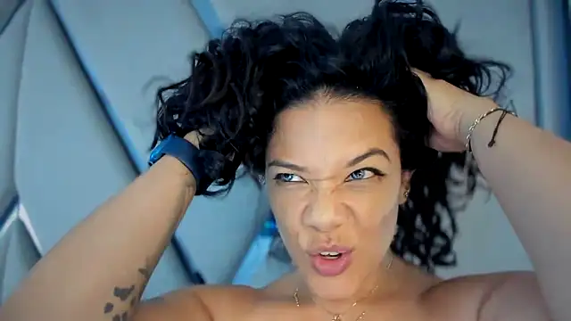 paula daniela1 online show from 23, 3, 2025