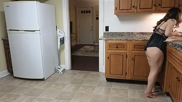 Snapshot of sexylilly69 chatting on 8, 3, 2026 sexylilly69 online show from 8, 3, 2026