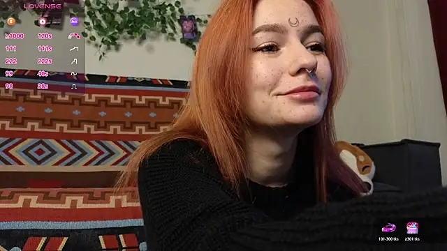 Snapshot of girl_with_snaketatto0 chatting on 27, 11, 2025 girl with snaketatto0 online show from 27, 11, 2025