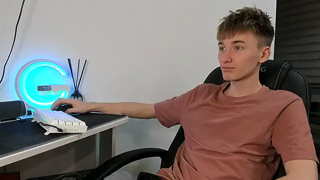 vibemygirl online show from 4, 12, 2024