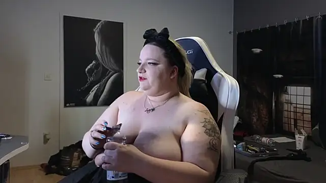 Curvy Lucy online show from 1, 12, 2024