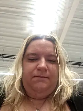Curvy Lucy online show from 6, 1, 2025